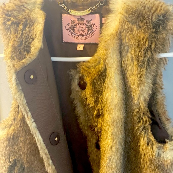 ✨Vintage Juicy Couture Faux Fur Vest✨ - Picture 3 of 5